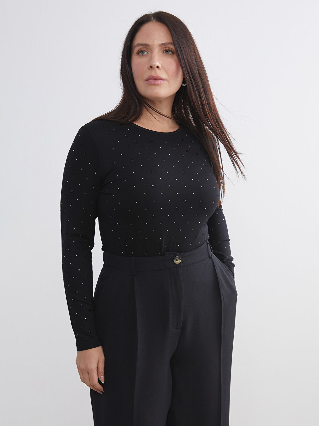 Siyah Bisiklet Yaka Taşlı Kadın Tişört