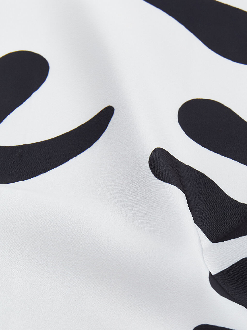 Siyah Desenli Kadın Fular-3