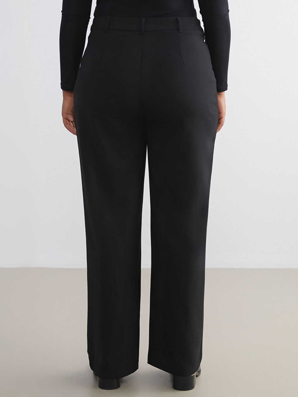 Siyah Büyük Beden Standart Fit Kadın Pantolon-5