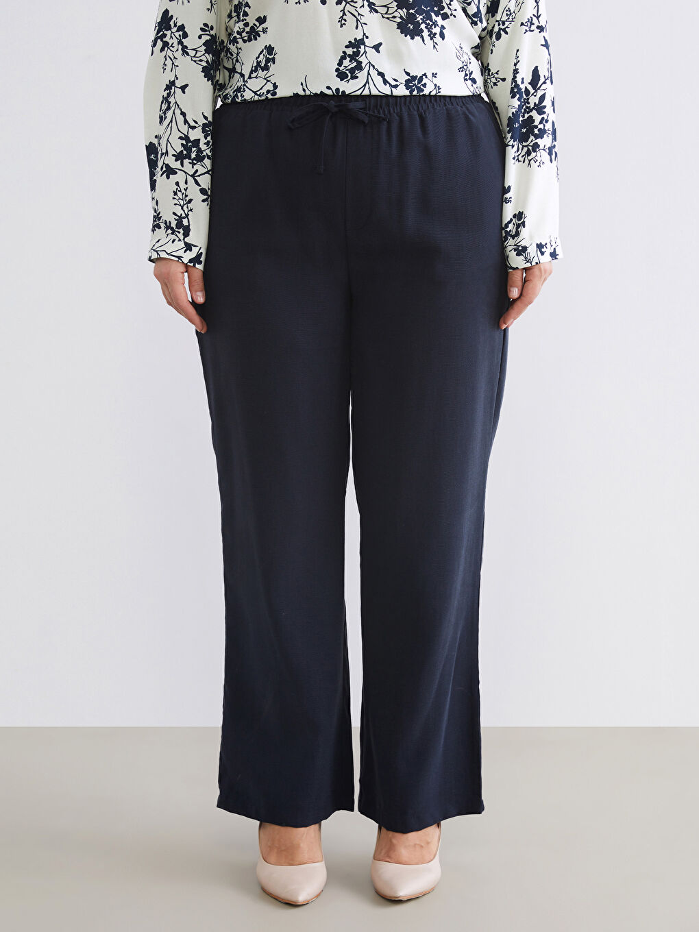 Lacivert Büyük Beden Beli Lastikli Geniş Paça Kadın Pantolon-3