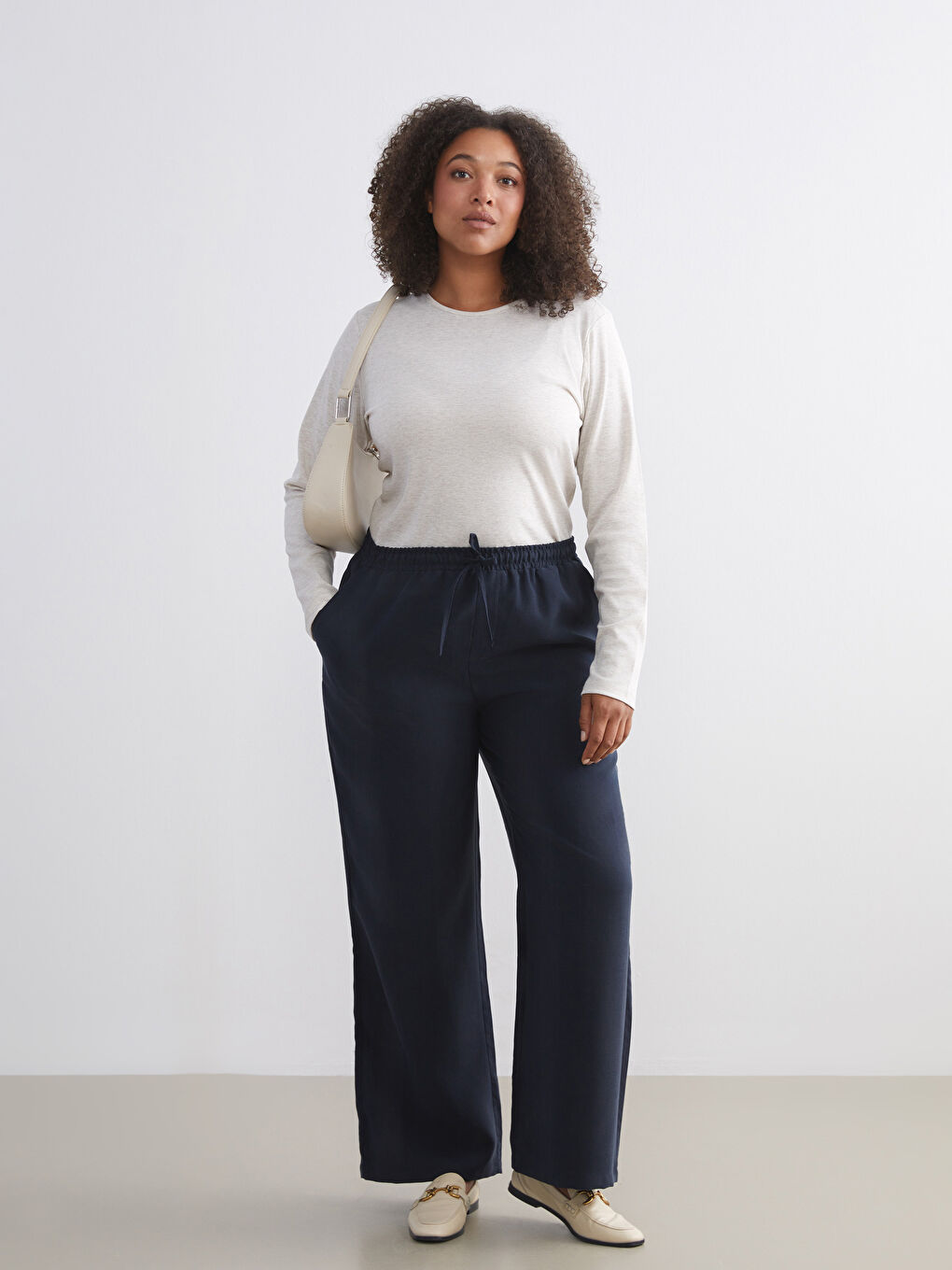 Lacivert Büyük Beden Beli Lastikli Geniş Paça Kadın Pantolon-1