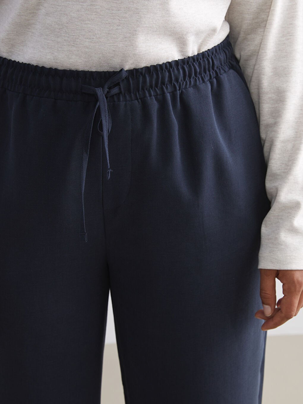 Lacivert Büyük Beden Beli Lastikli Geniş Paça Kadın Pantolon-4