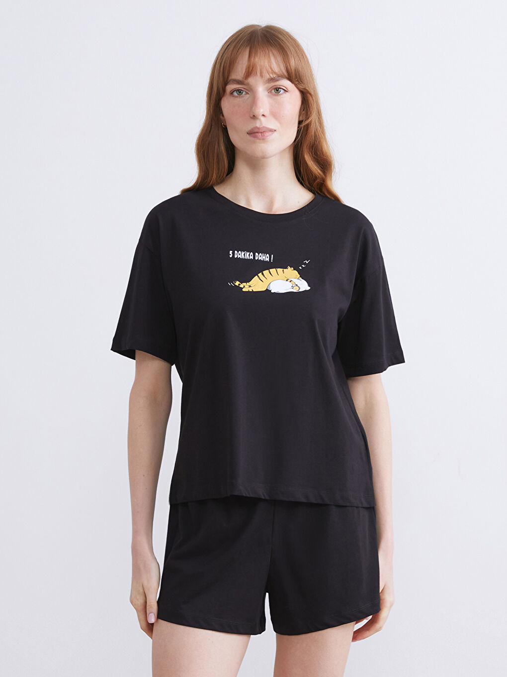 Siyah Bisiklet Yaka Baskılı Kadın Pijama Üstü