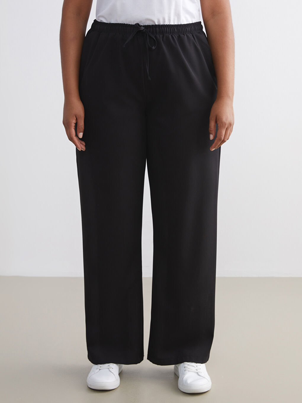 Siyah Büyük Beden Beli Lastikli Geniş Paça Kadın Pantolon-1