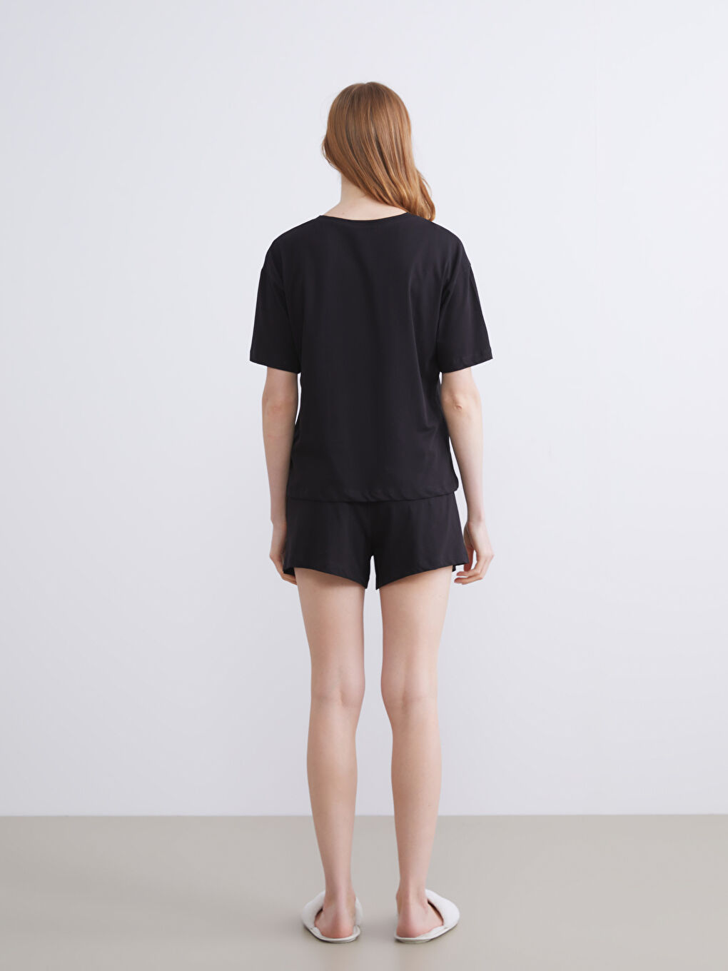 Siyah Bisiklet Yaka Baskılı Kadın Şortlu Pijama Takımı-3