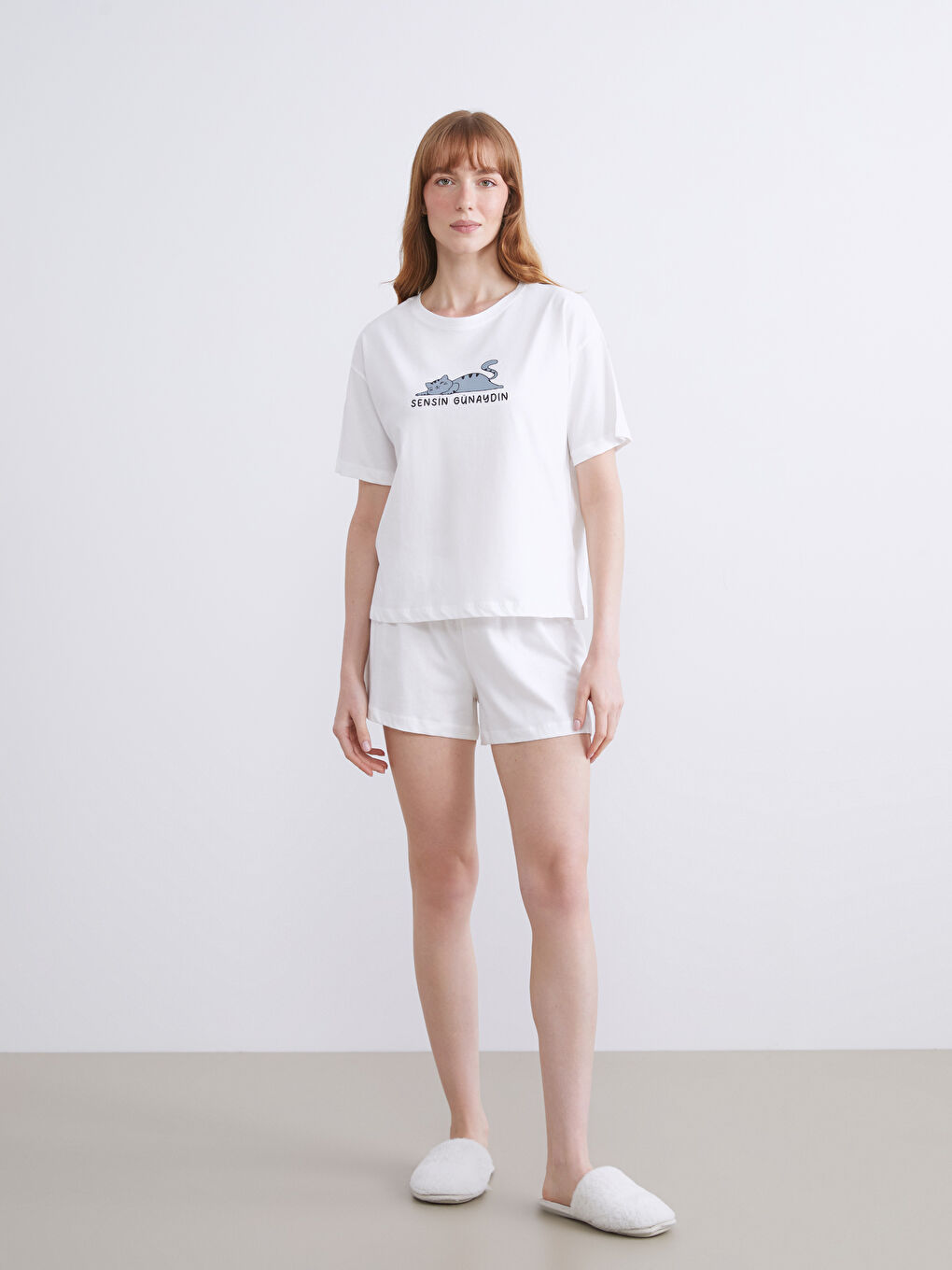 Ekru Bisiklet Yaka Baskılı Kadın Şortlu Pijama Takımı-1