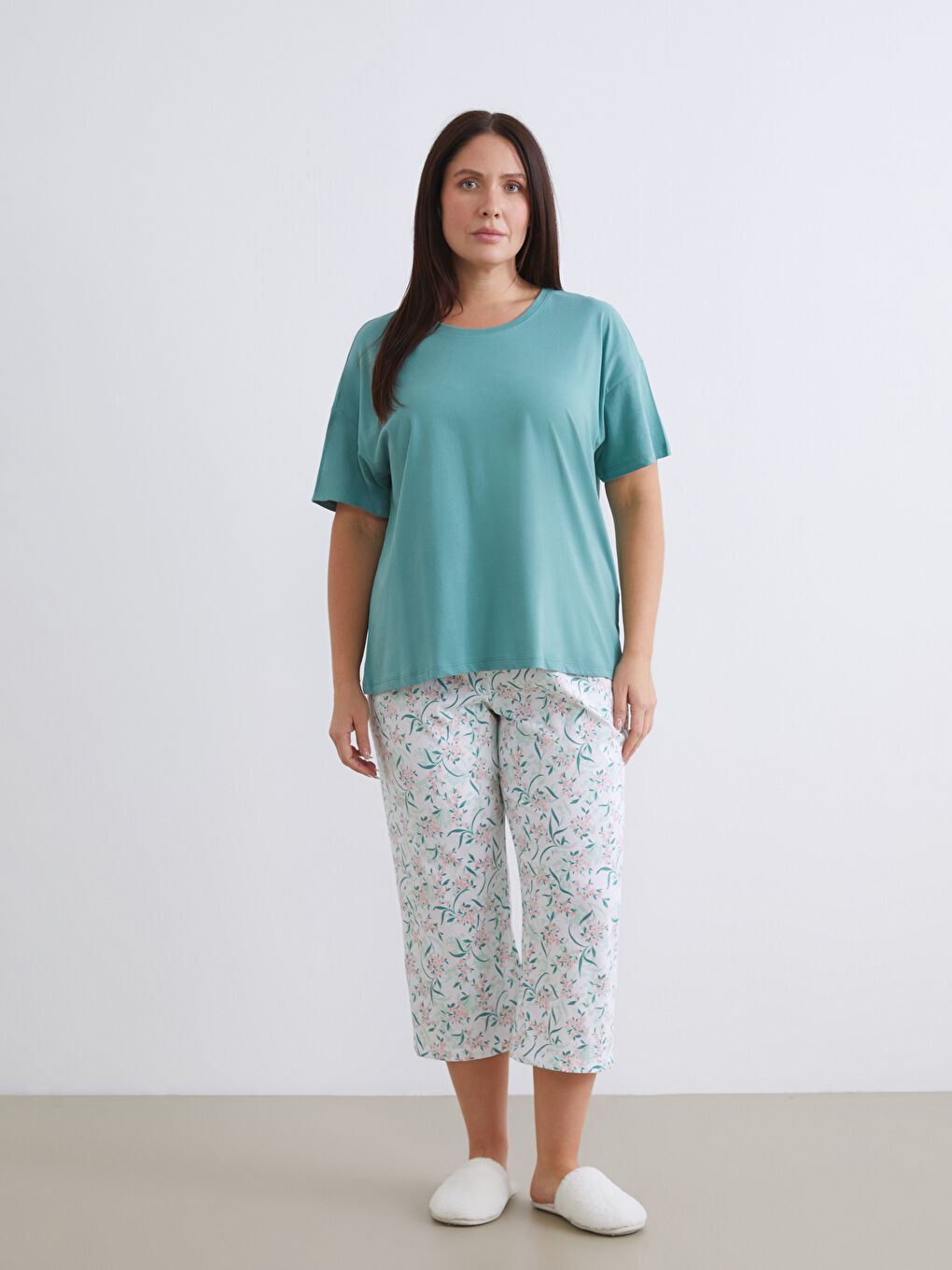 Ekru Bisiklet Yaka Çiçekli Kadın Kaprili Pijama Takımı-1