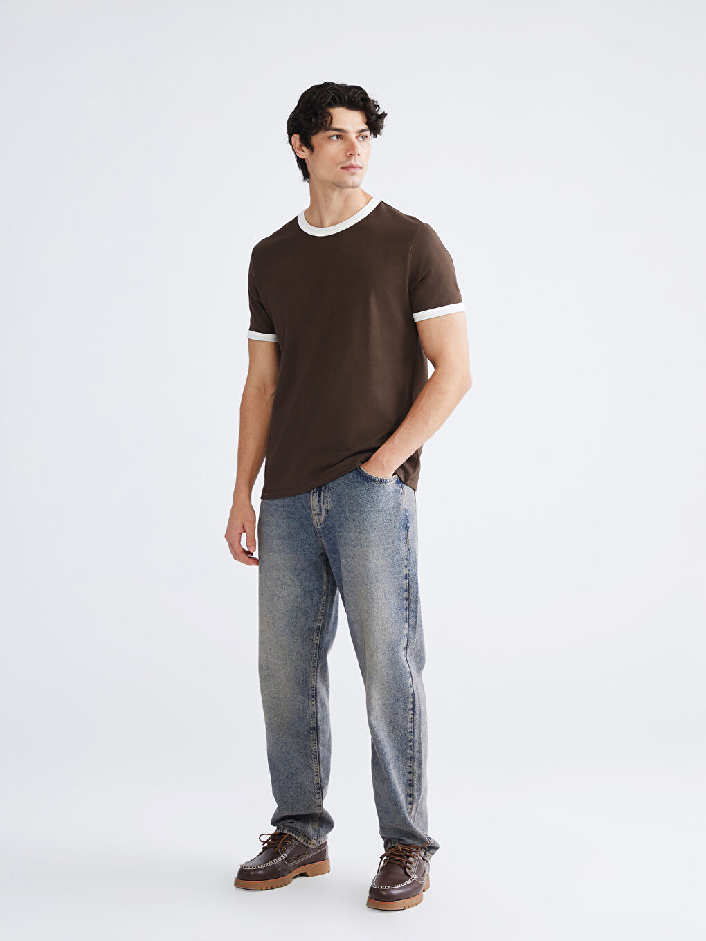 Kahverengi Kontrast Detaylı Erkek Penye Tişört-1