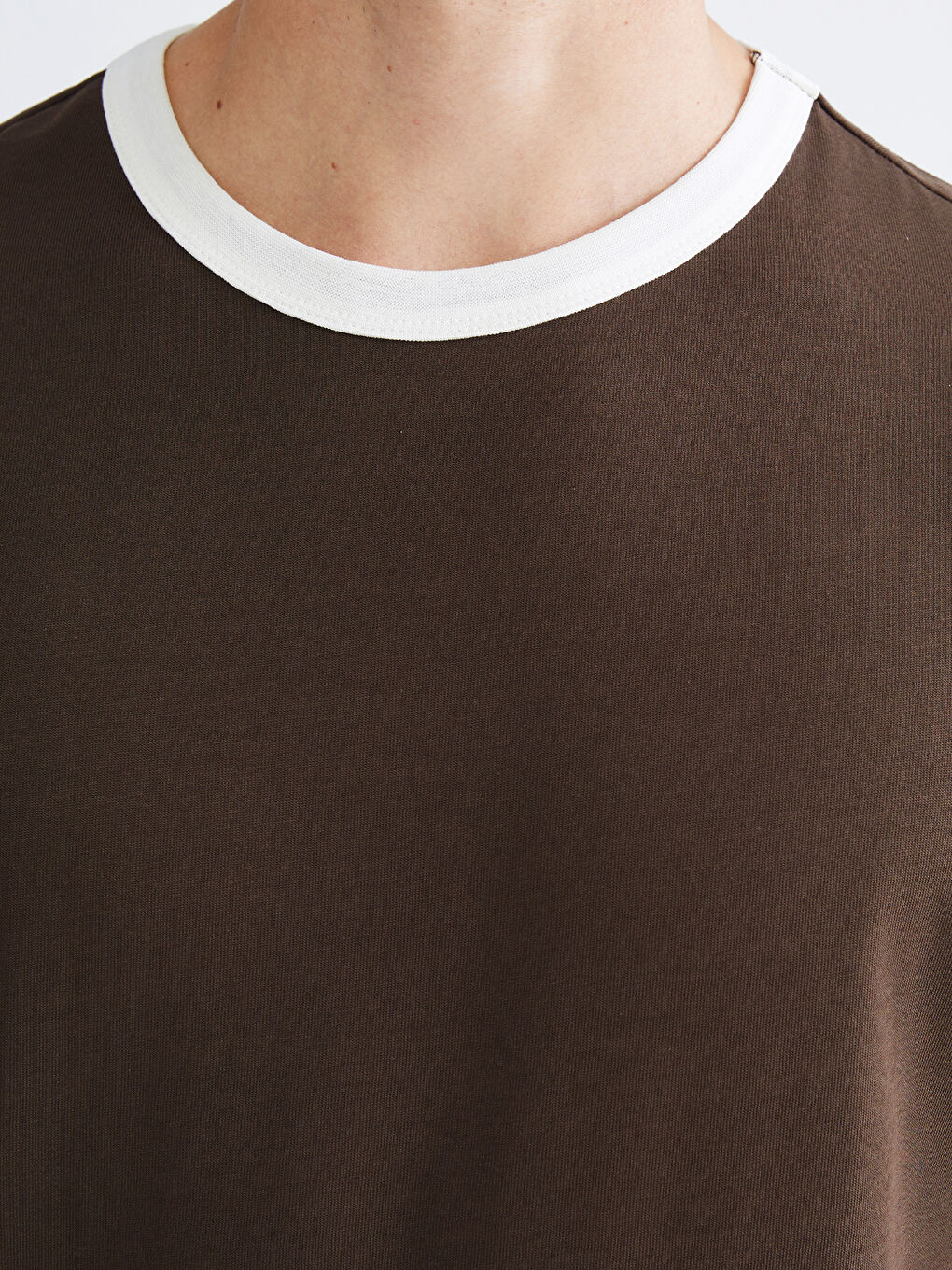 Kahverengi Kontrast Detaylı Erkek Penye Tişört-2