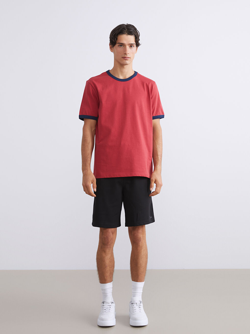 Kırmızı Kontrast Detaylı Erkek Penye Tişört-1