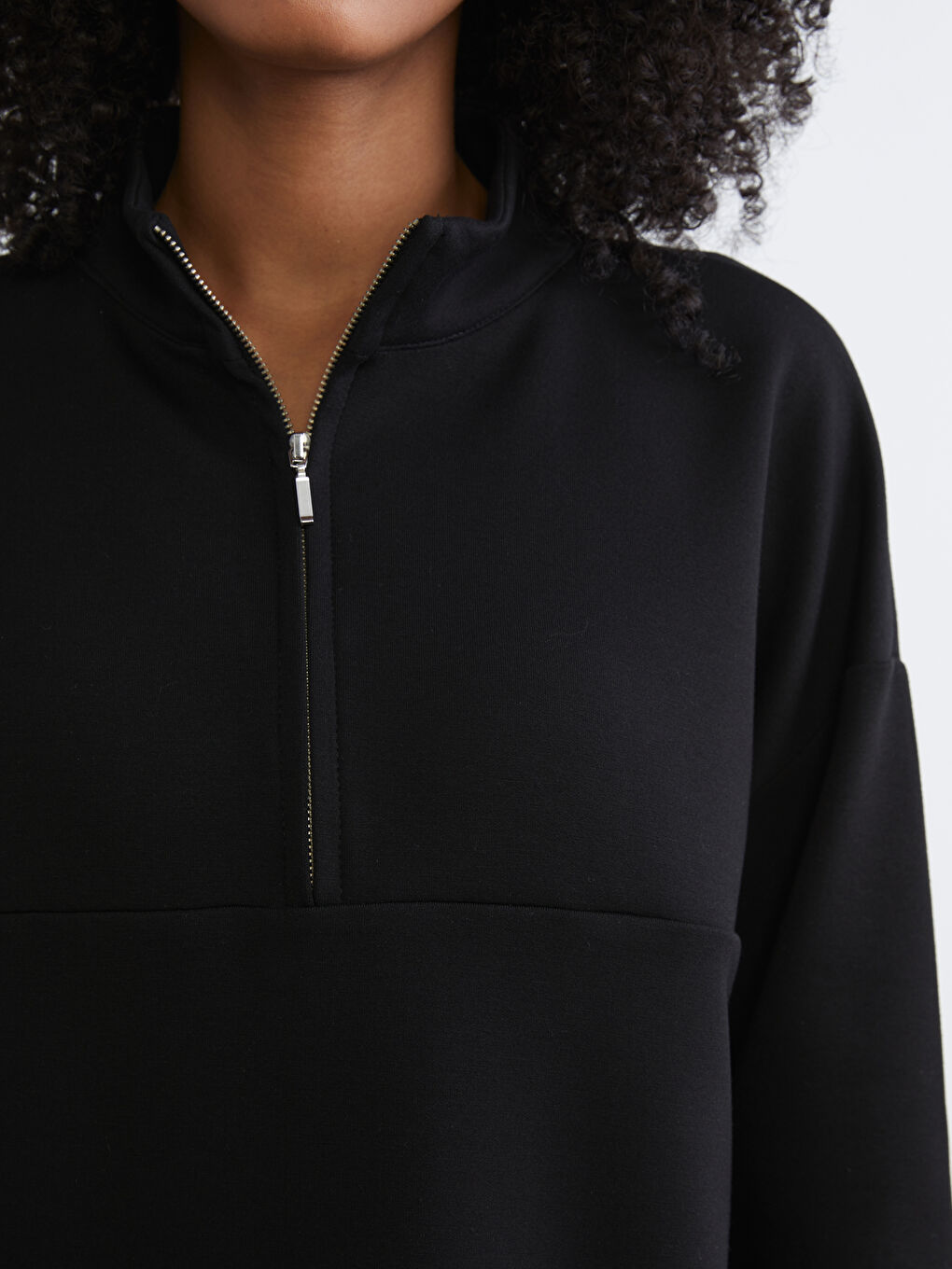 سویتشێرتی یه‌خه‌ی مل بەرزی ژنان-2