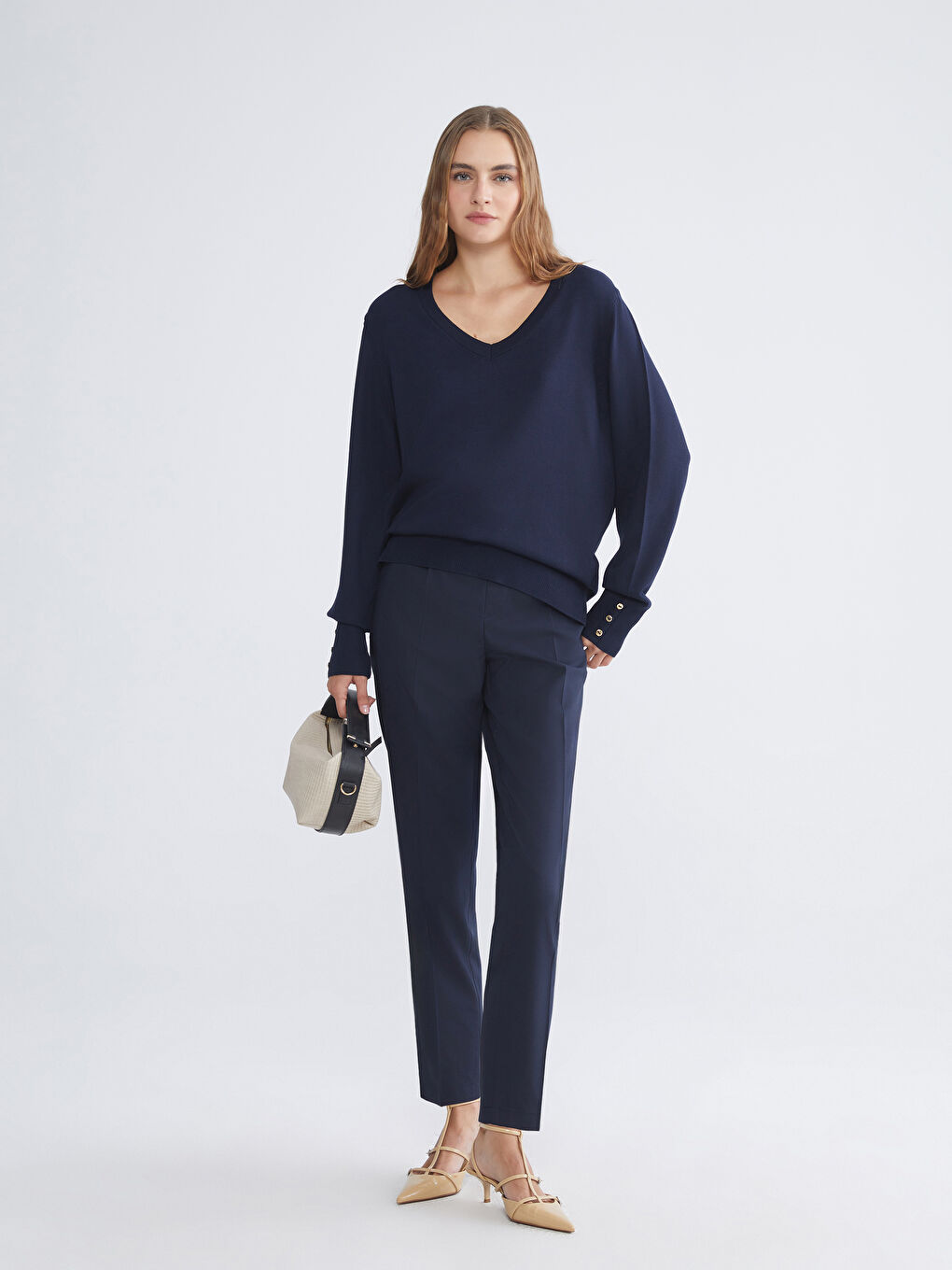 Elastic Waist Carrot Fit Women's Pleated Trousers