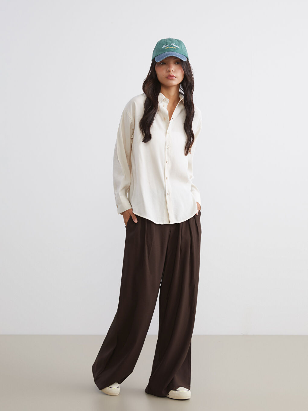 Kahverengi Loose Fit Geniş Paça Kadın Pileli Pantolon