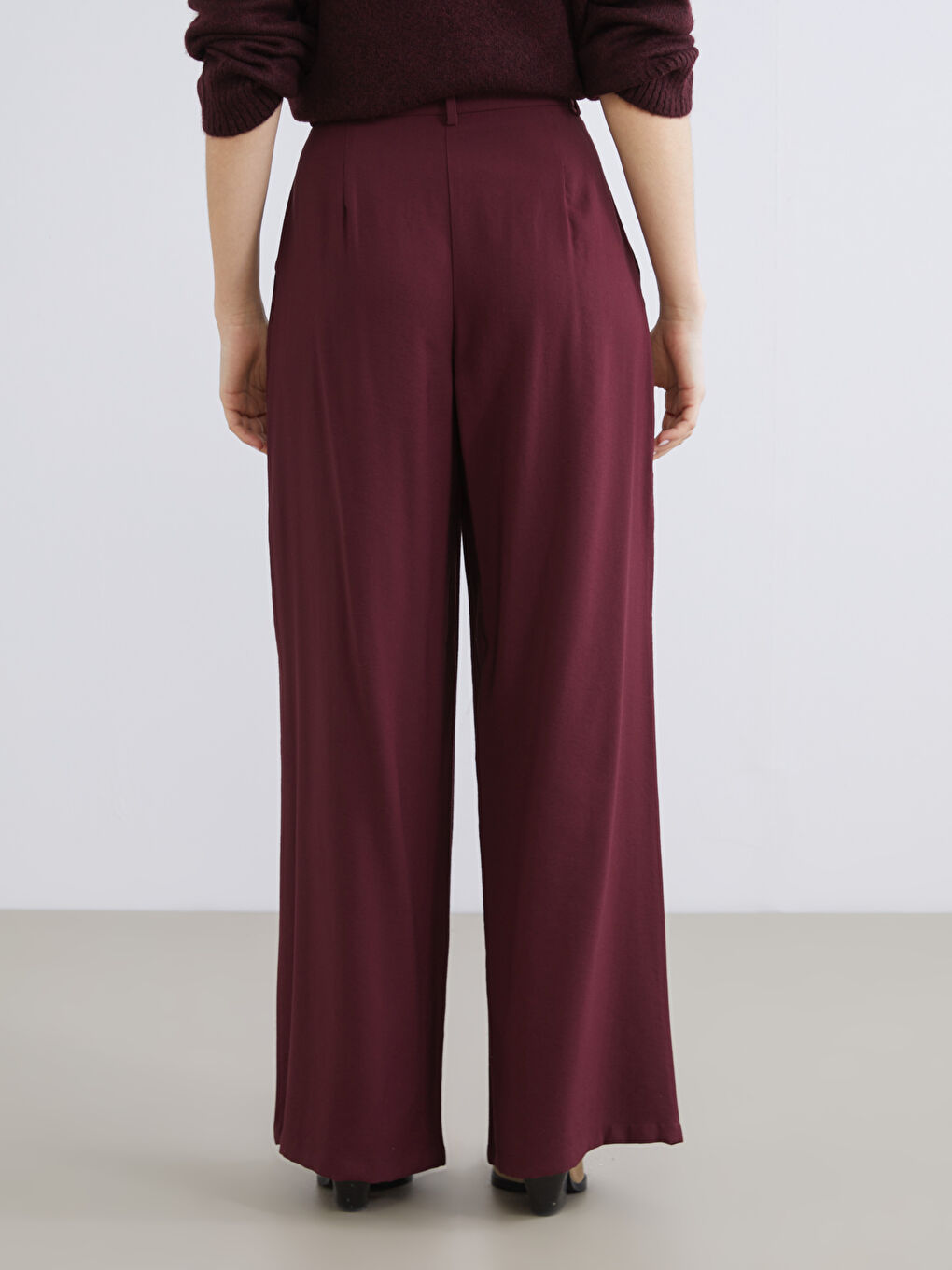 Bordo Loose Fit Geniş Paça Kadın Pileli Pantolon-3