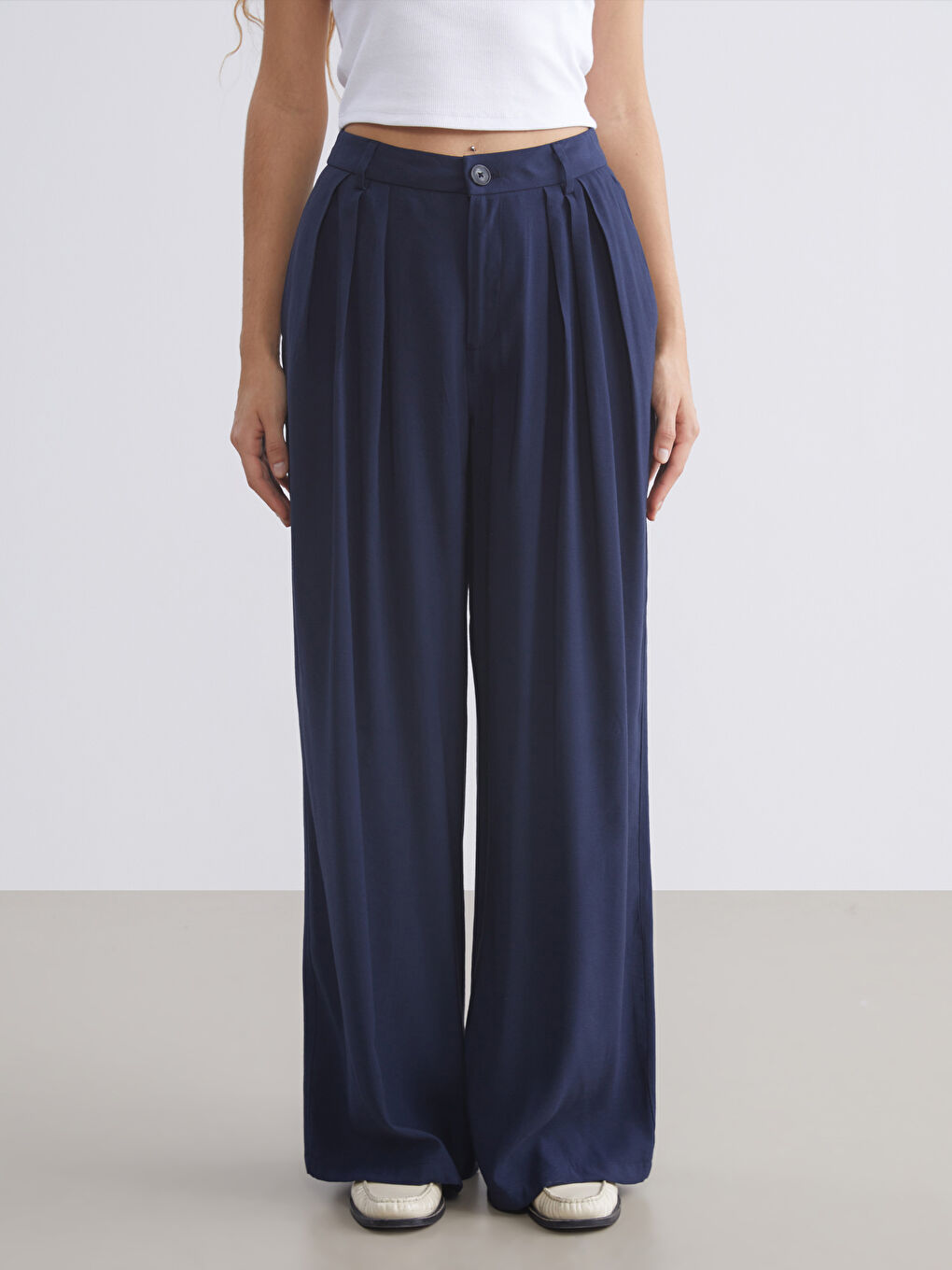 Lacivert Loose Fit Geniş Paça Kadın Pileli Pantolon-1