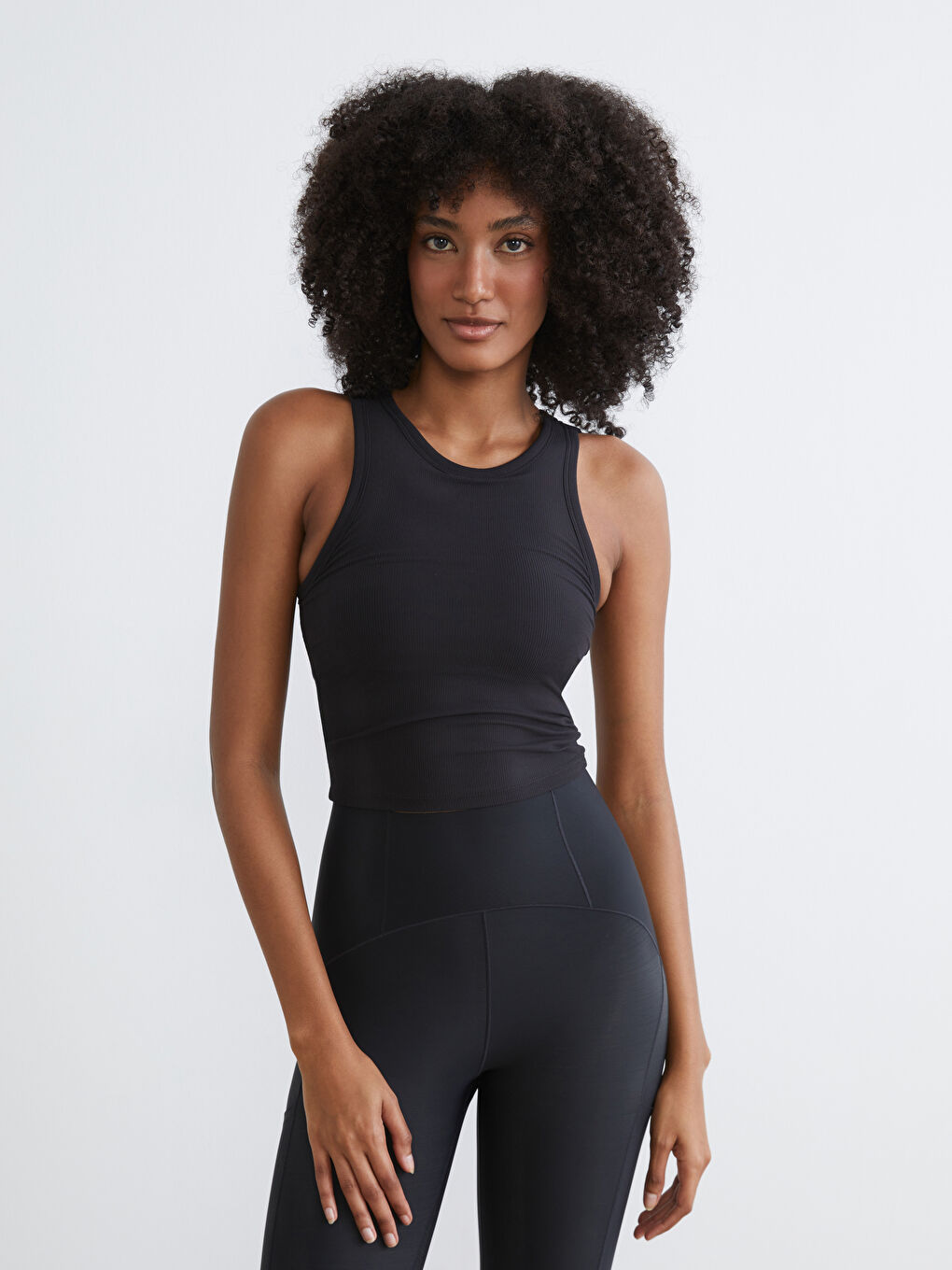 Siyah Bisiklet Yaka Kadın Sporcu Atleti