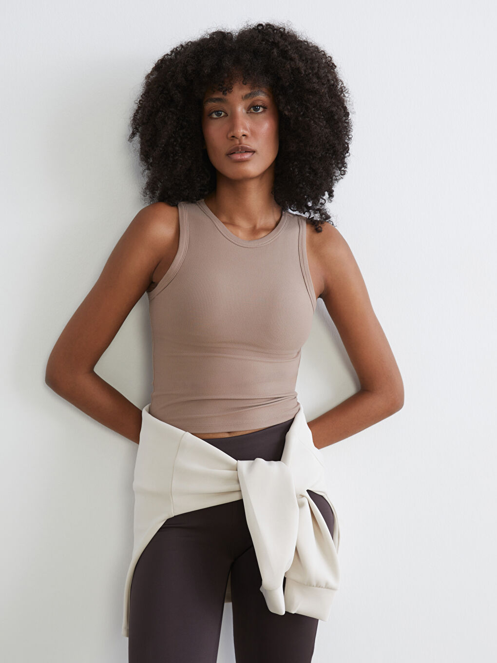 Kahverengi Bisiklet Yaka Kadın Sporcu Atleti