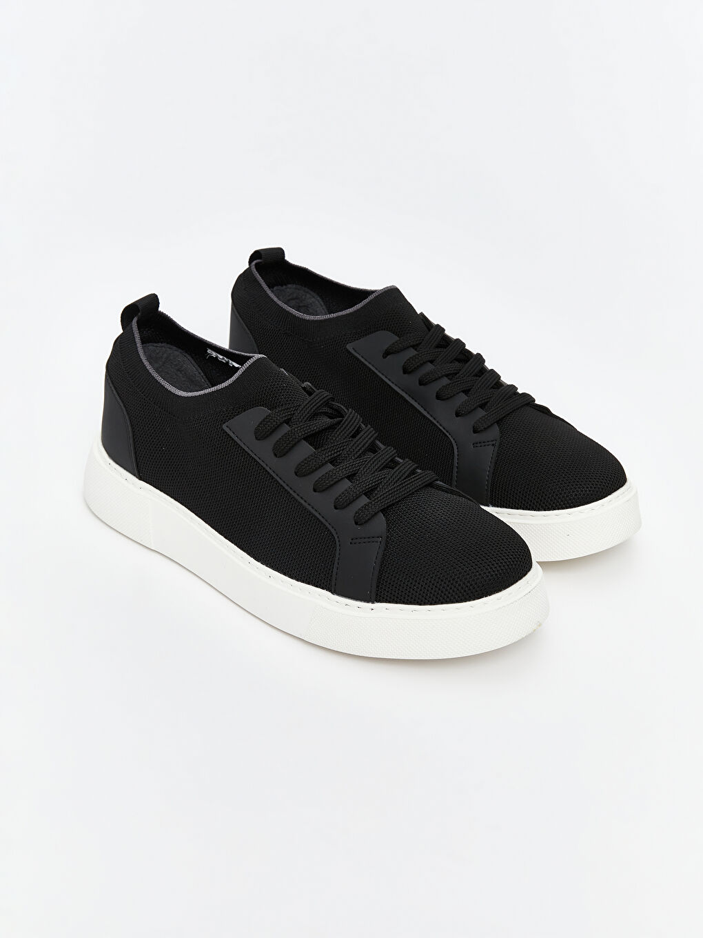 Siyah Bağcıklı Erkek Spor Ayakkabı