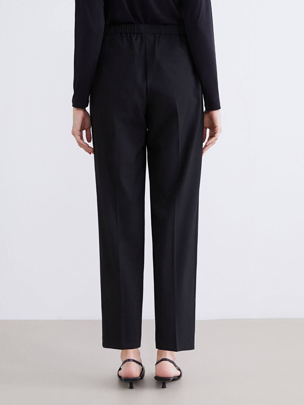 Siyah Beli Lastikli Kadın Pantolon-3