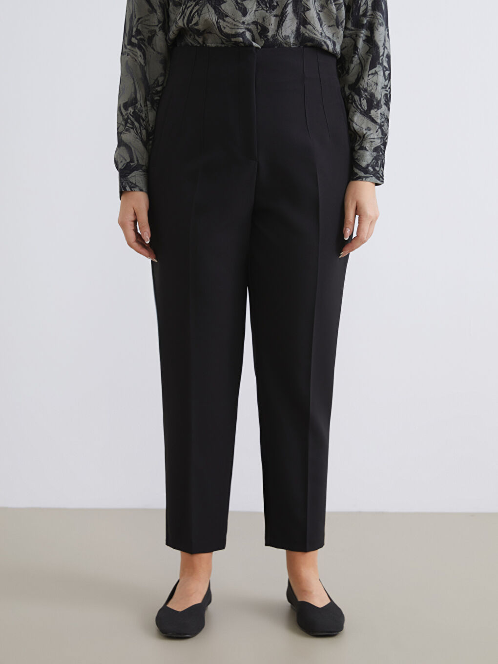 Siyah Standart Fit Kadın Pantolon-1