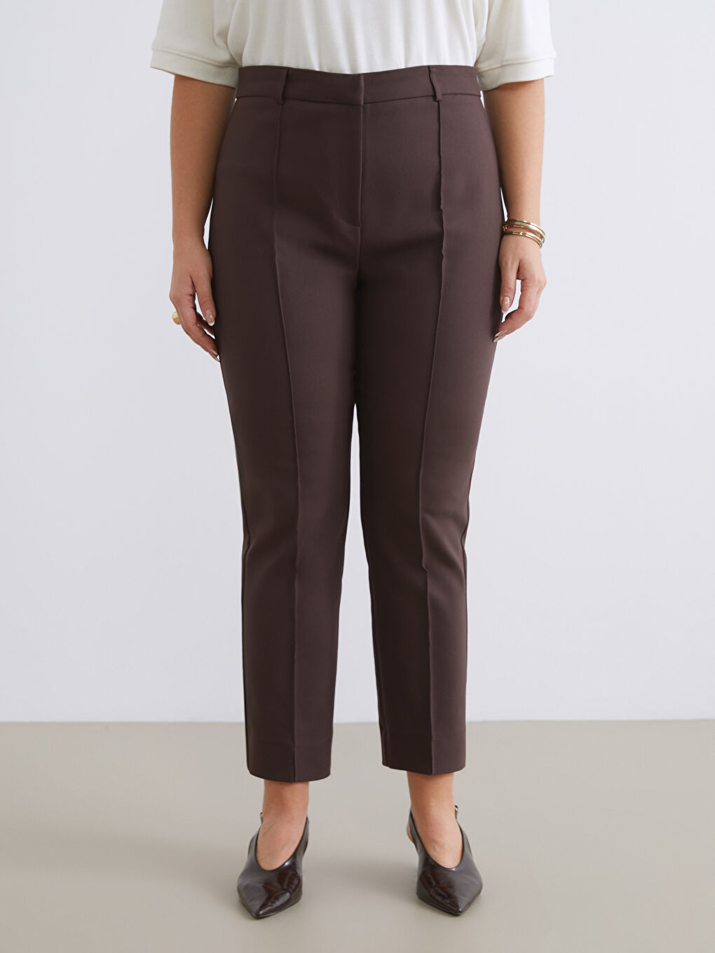 Kahverengi Dar Fit Kadın Pantolon-1