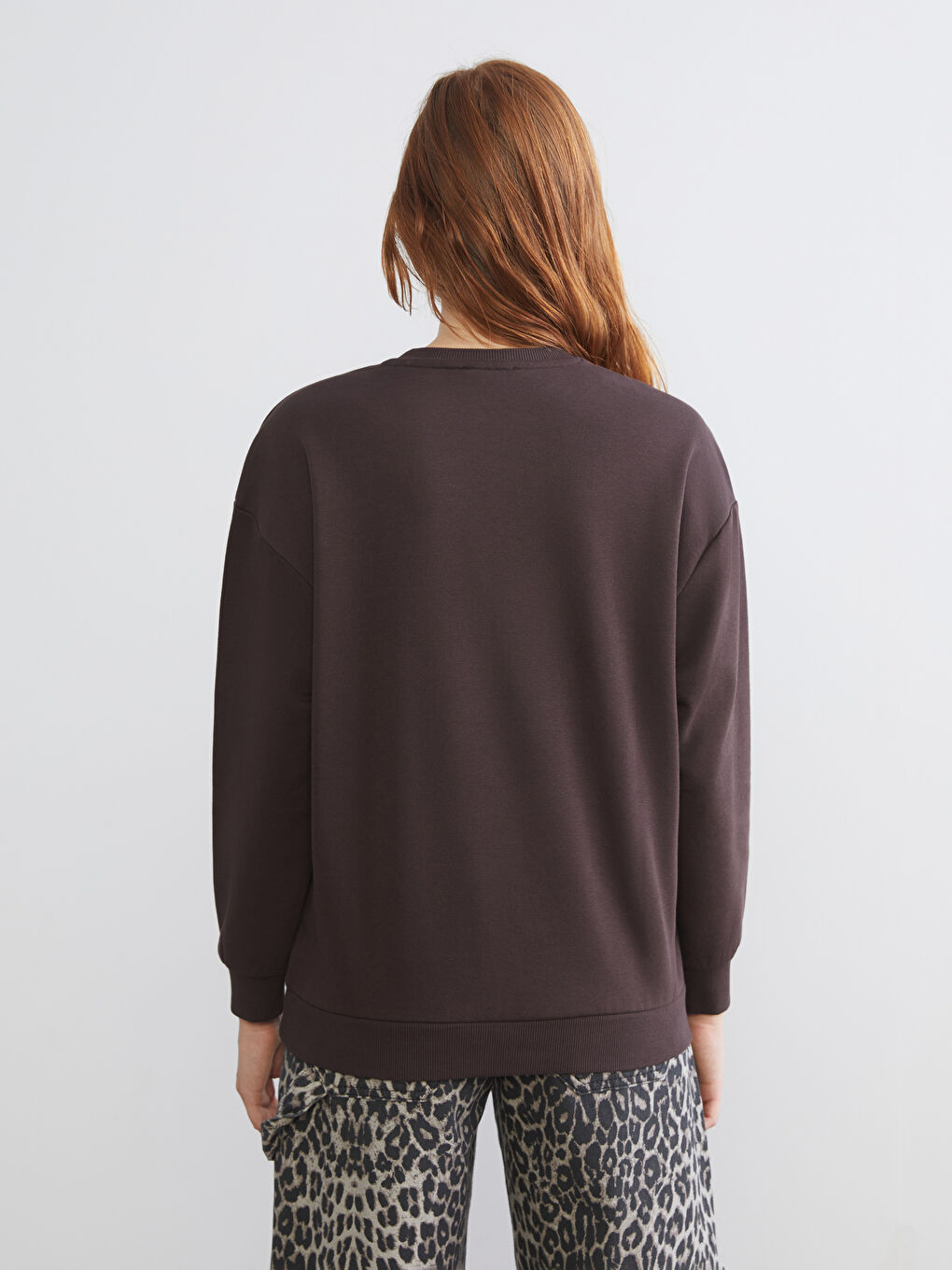 Kahverengi Bisiklet Yaka Baskılı Oversize Kadın Sweatshirt-3