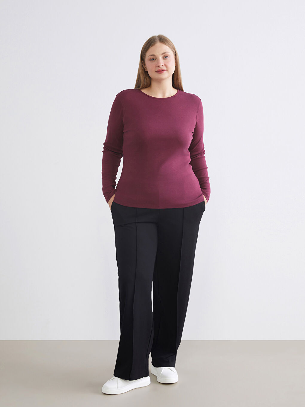 Siyah Standart Fit Geniş Paça Kadın Pantolon