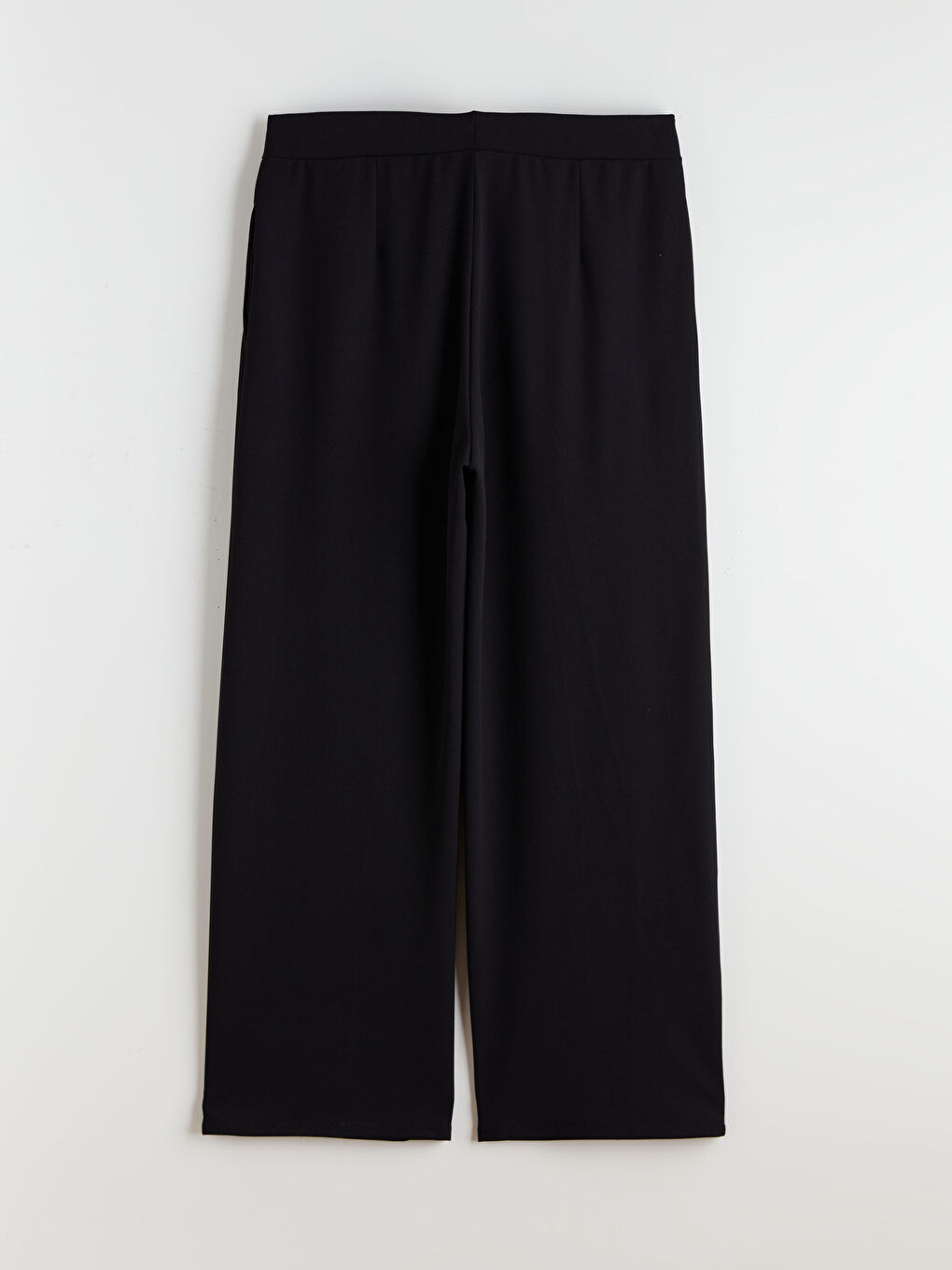 Siyah Standart Fit Geniş Paça Kadın Pantolon-3