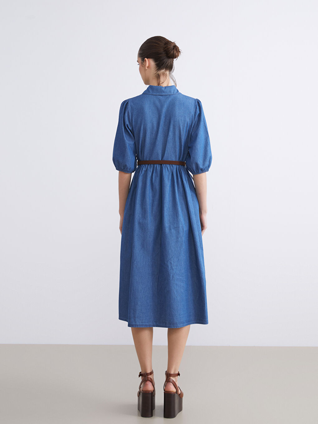 İndigo Gömlek Yaka Balon Kollu Kemerli Jean Elbise-3