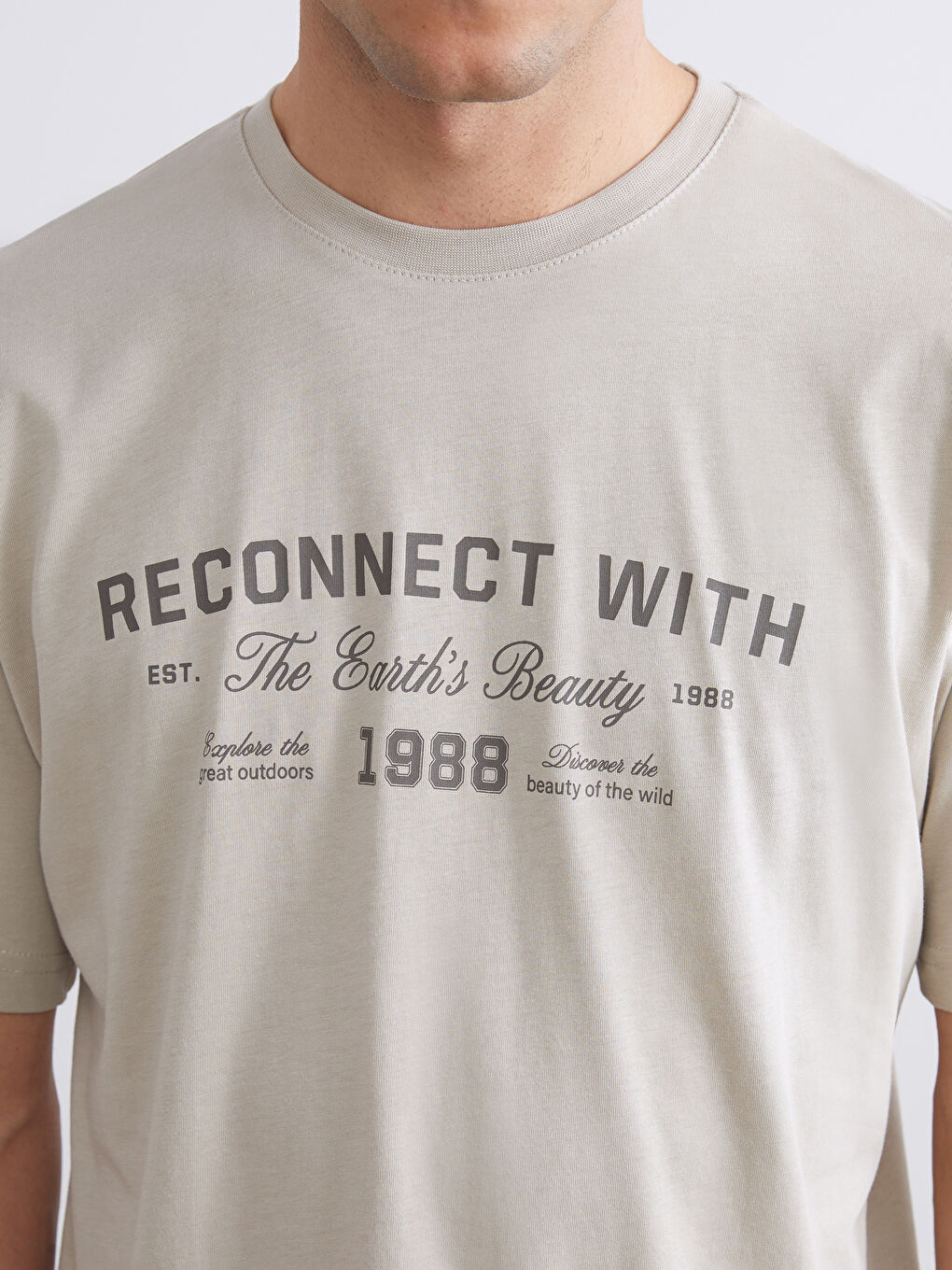 Bej Bisiklet Yaka Baskılı Penye Erkek Tişört-2