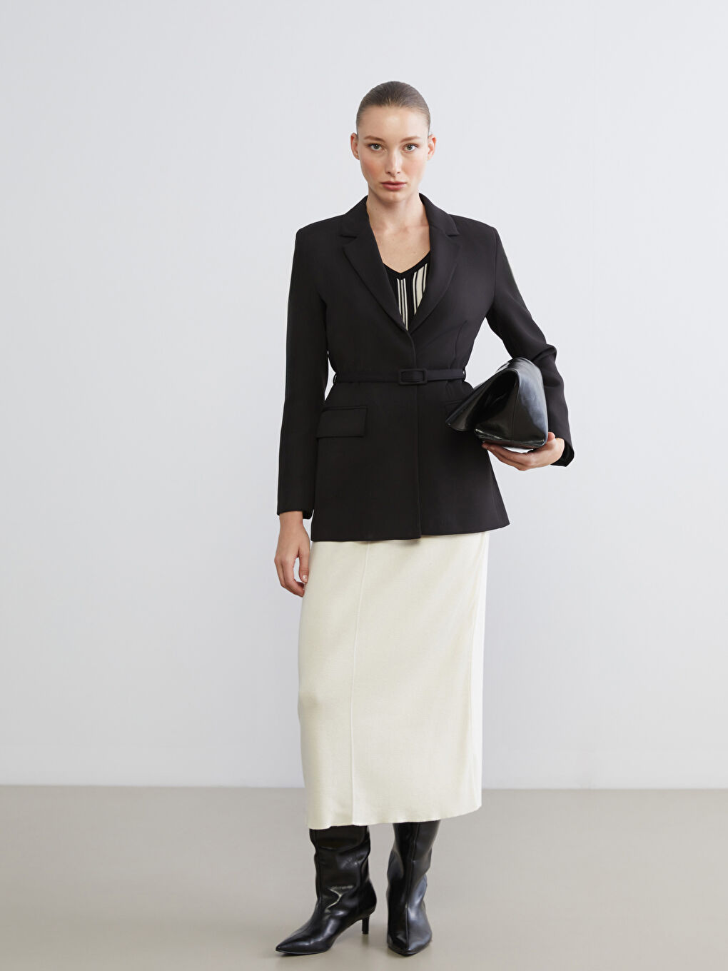 Siyah Beli Kemerli Kadın Blazer Ceket-2