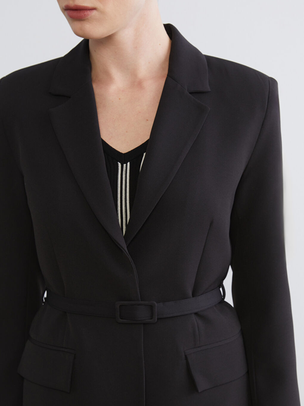 Siyah Beli Kemerli Kadın Blazer Ceket-3