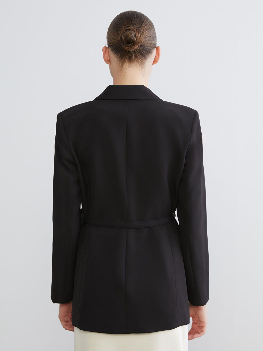 Siyah Beli Kemerli Kadın Blazer Ceket-4