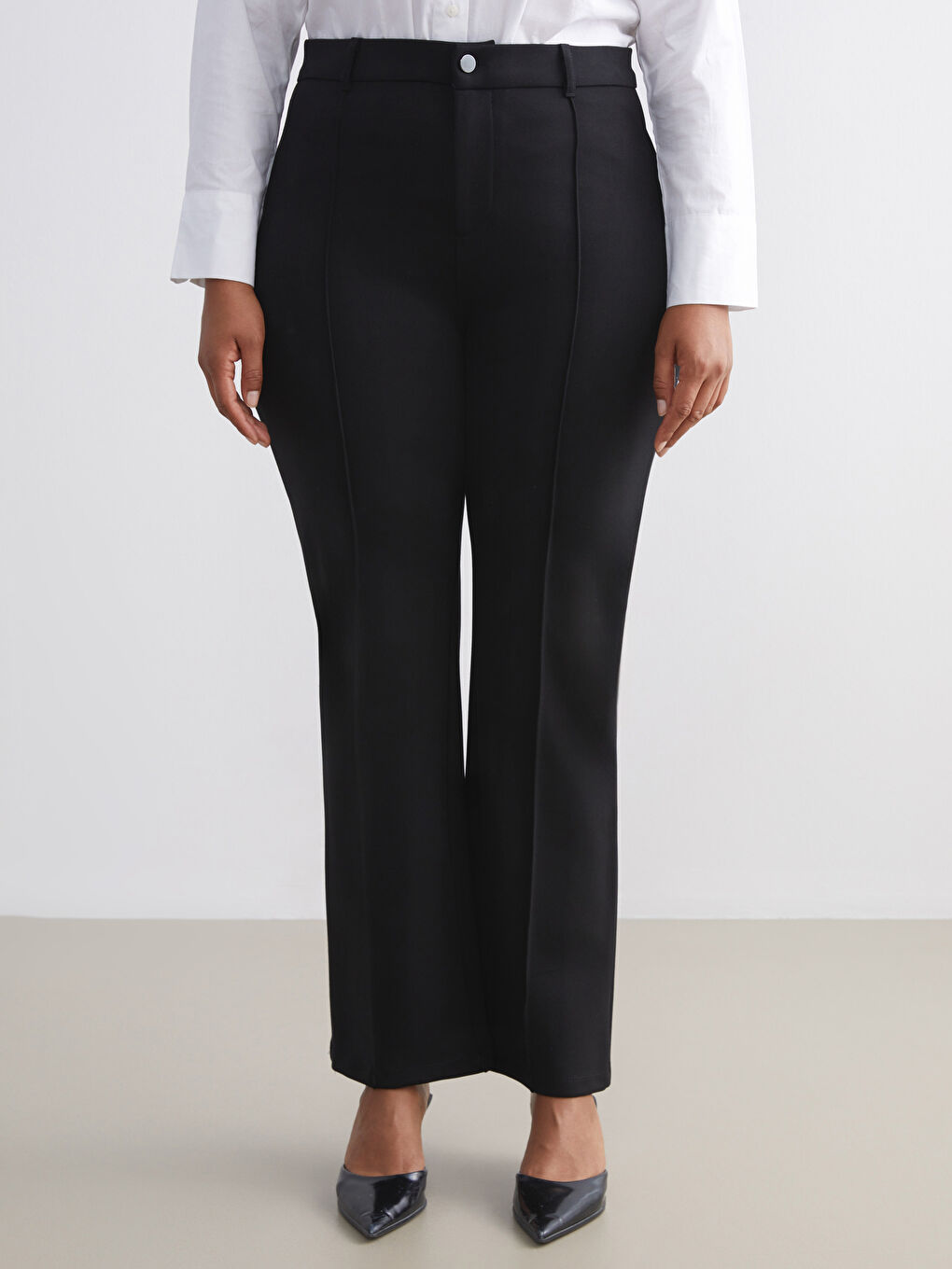 Siyah Dar Fit İspanyol Paça Kadın Pantolon-1