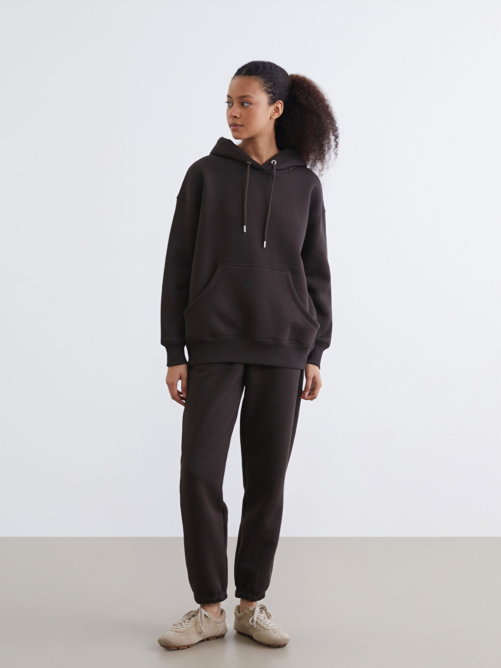 Kahverengi Kanguru Cepli Kadın Kalın Hoodie-1