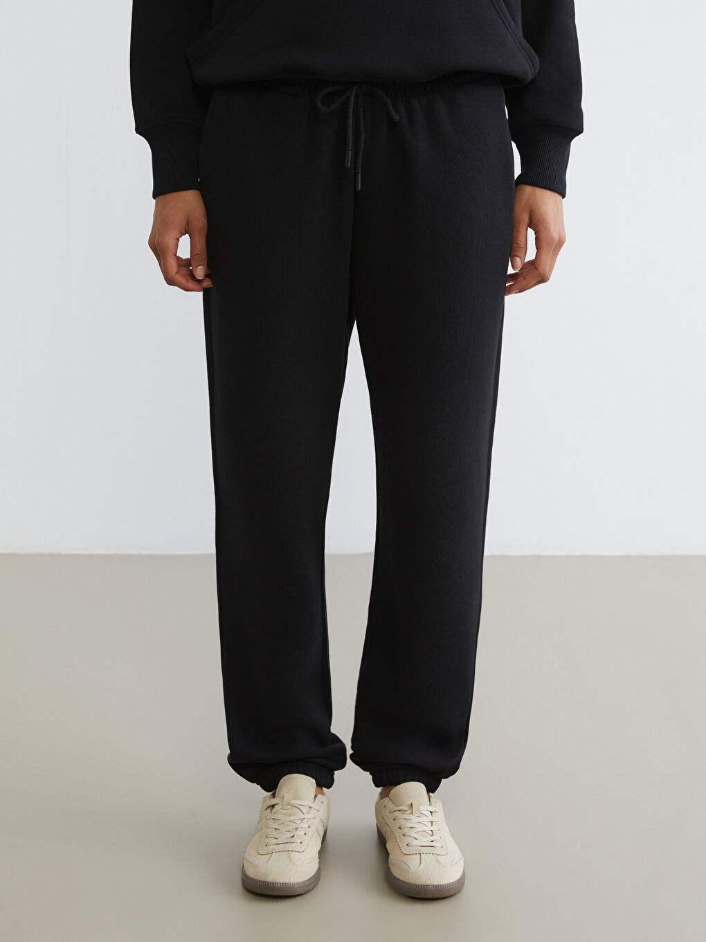 Siyah Beli Lastikli Kadın Kalın Jogger Eşofman Altı-1