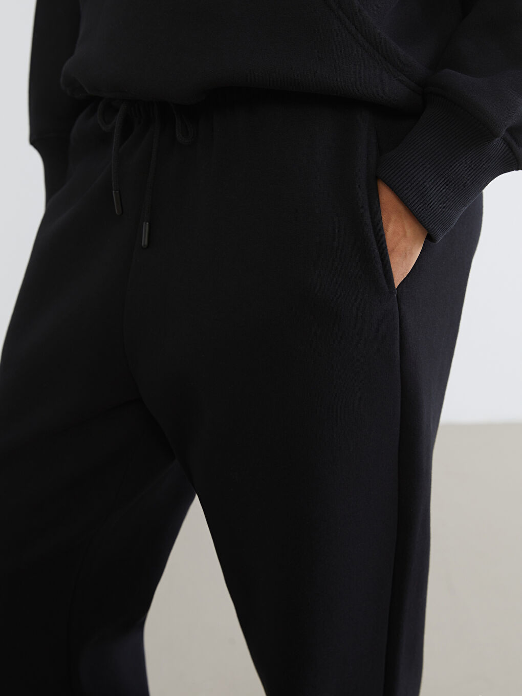 Siyah Beli Lastikli Kadın Kalın Jogger Eşofman Altı-2