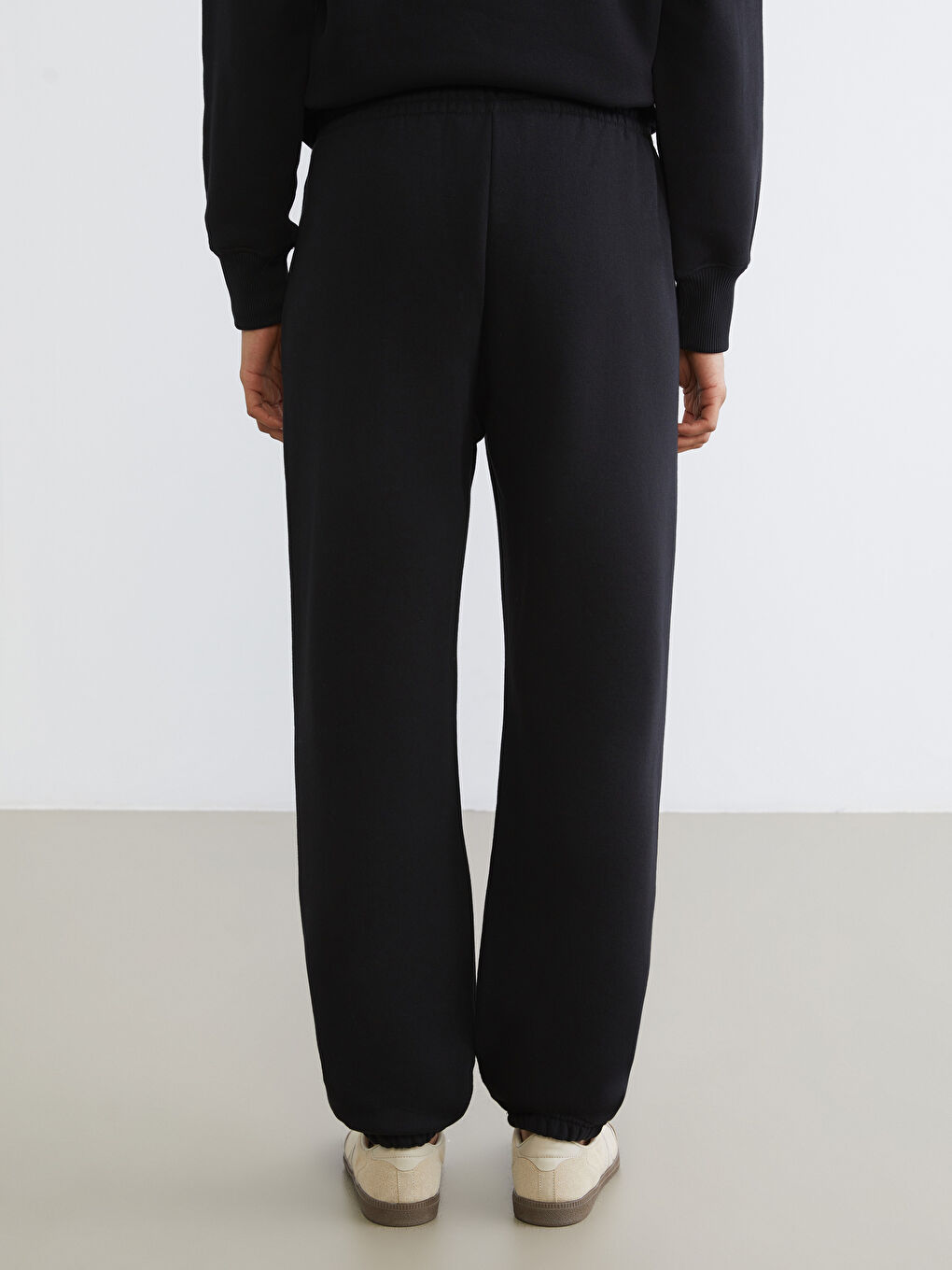 Siyah Beli Lastikli Kadın Kalın Jogger Eşofman Altı-3