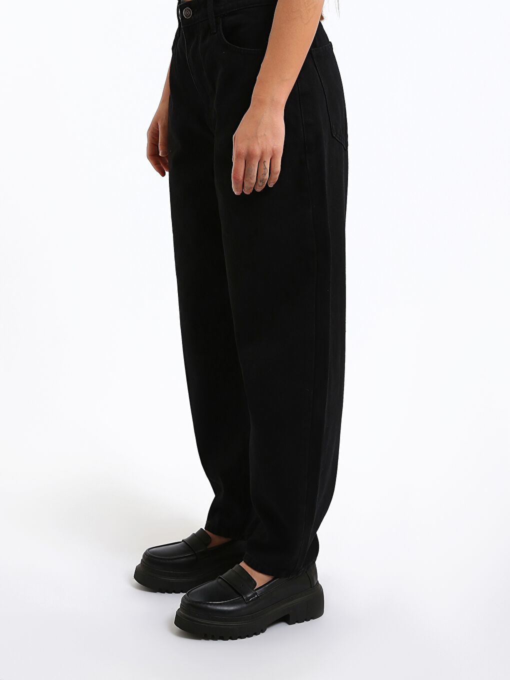 Barrel Fit Women's Jeans-3