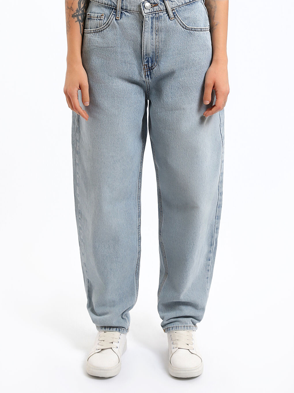 Barrel Fit Women's Jeans-1