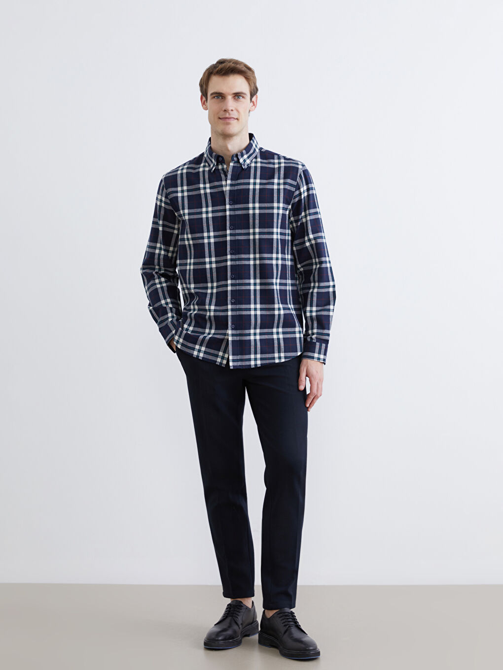 რეგულარული ჭრა გრძელმკლავიანი პლედი მამაკაცის ფლანელის პერანგი-1