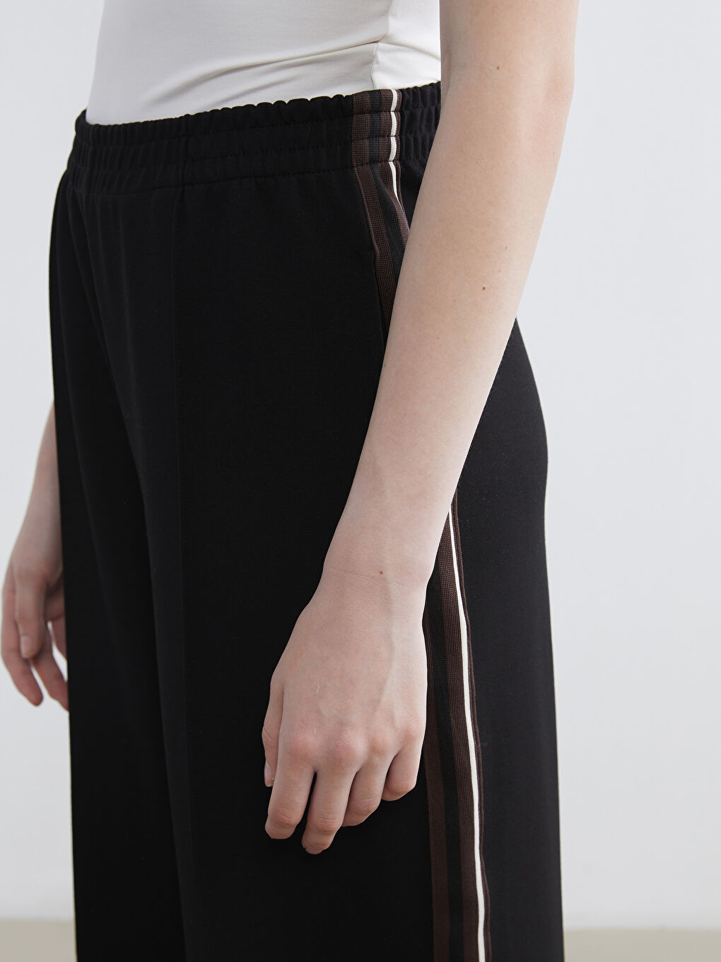 Siyah Beli Lastikli Kadın Eşofman Altı-2