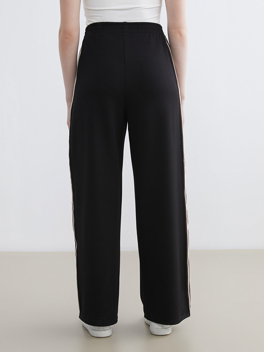 Siyah Beli Lastikli Kadın Eşofman Altı-3