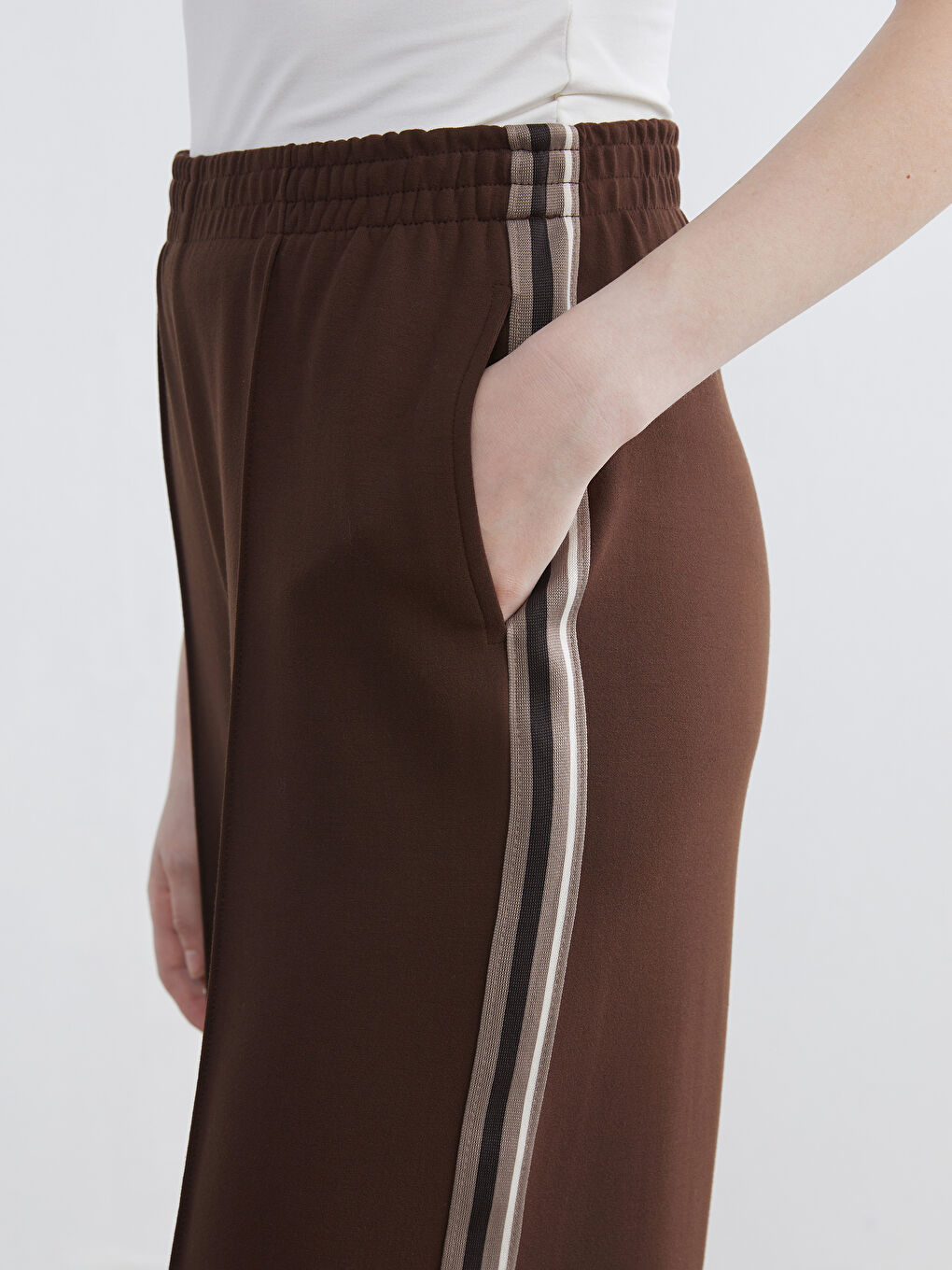 Kahverengi Beli Lastikli Kadın Eşofman Altı-2