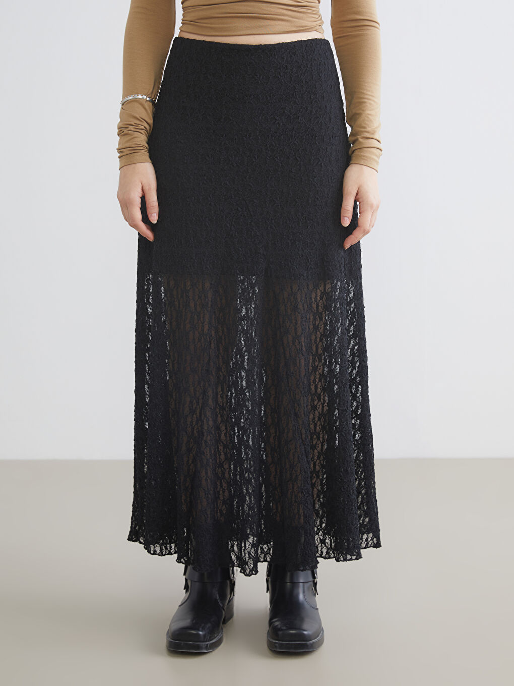 Siyah Beli Lastikli A Kesim Dantelli Etek-1