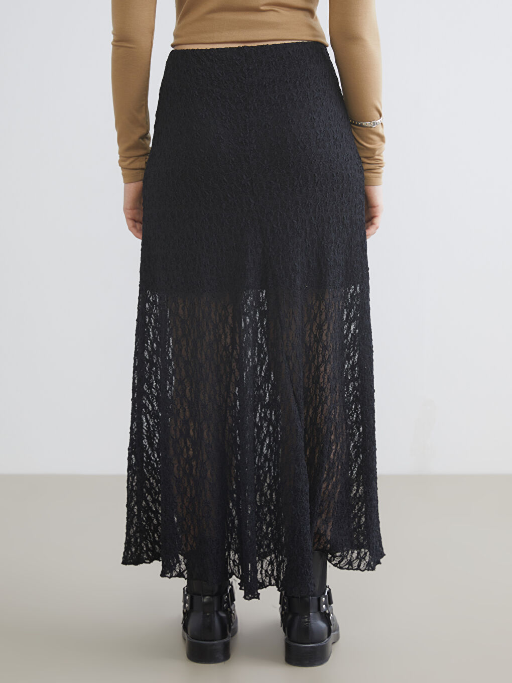 Siyah Beli Lastikli A Kesim Dantelli Etek-3