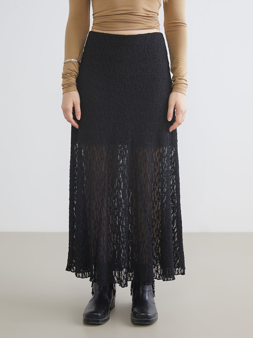 Woman BLACK Skirt-1