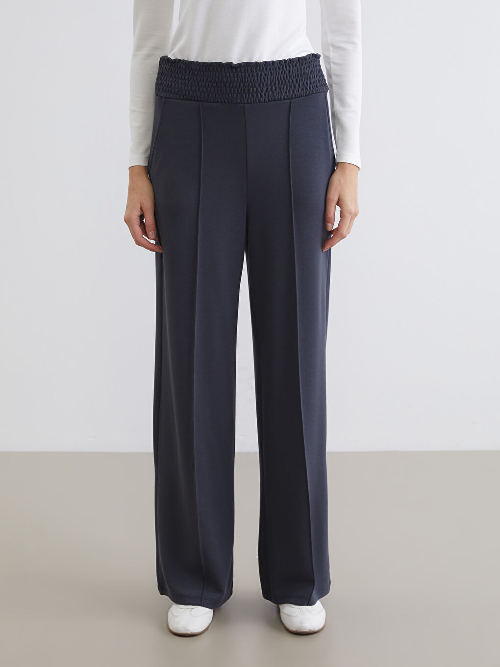 سروال رياضة واسع الساق بخصر مطاطي نساء-1