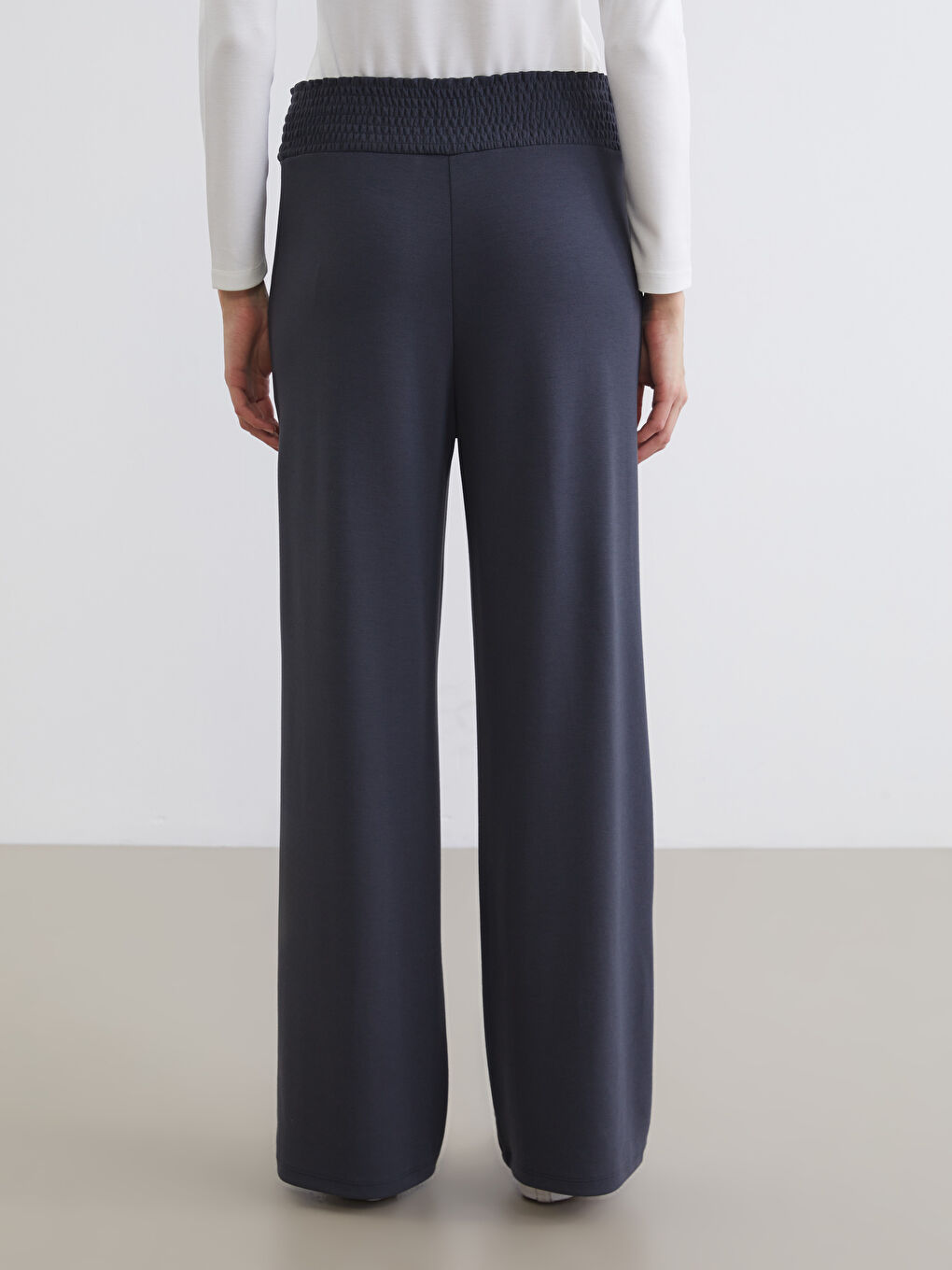 سروال رياضة واسع الساق بخصر مطاطي نساء-3