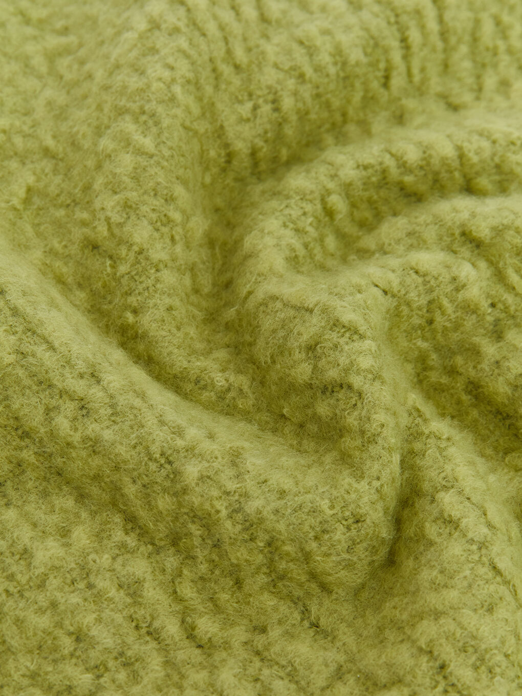 Yeşil Püsküllü Kadın Atkı-2